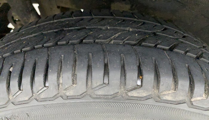 2013 Maruti Wagon R Stingray VXI, Petrol, Manual, 10,737 km, Right Rear Tyre Tread