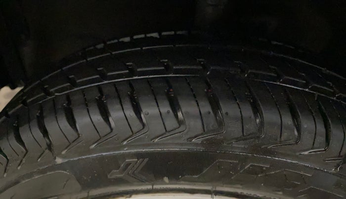 2014 Maruti Wagon R 1.0 LXI, Petrol, Manual, 95,485 km, Left Front Tyre Tread