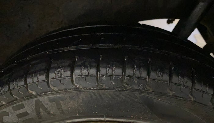 2014 Maruti Wagon R 1.0 LXI, Petrol, Manual, 95,485 km, Left Rear Tyre Tread