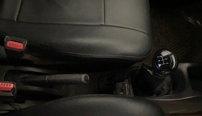 2014 Maruti Wagon R 1.0 LXI, Petrol, Manual, 95,485 km, Gear Lever