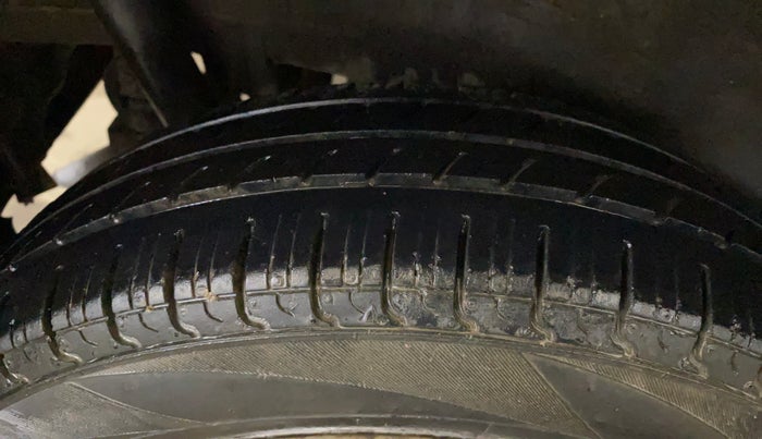 2014 Maruti Wagon R 1.0 LXI, Petrol, Manual, 95,485 km, Right Rear Tyre Tread