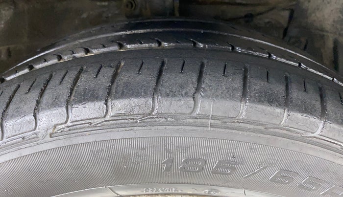 2018 Maruti Ciaz DELTA AT 1.5 SHVS PETROL, Petrol, Automatic, 59,456 km, Right Front Tyre Tread