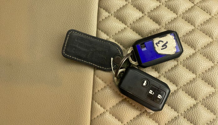 2020 Maruti Dzire ZXI, Petrol, Manual, 71,225 km, Key Close Up