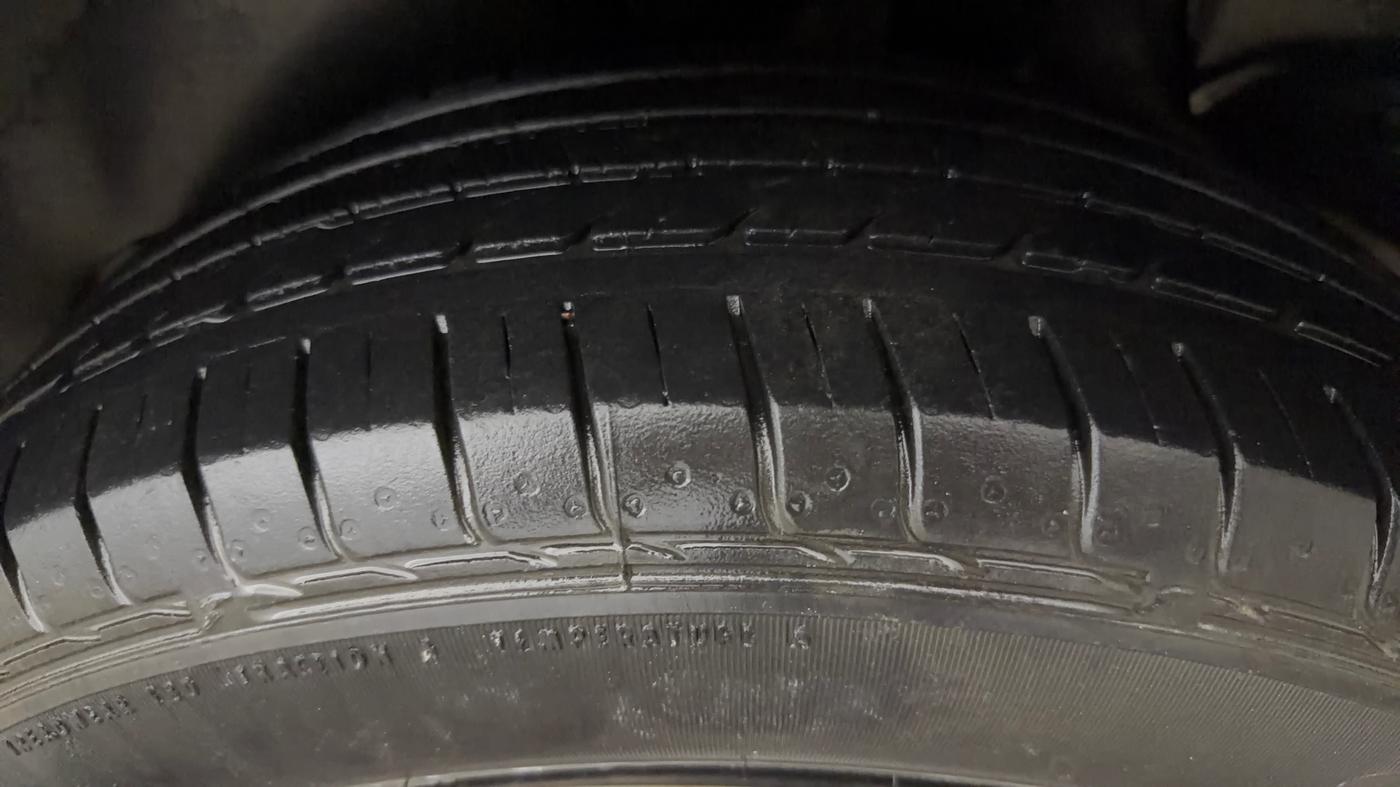 2018 Hyundai Creta E PLUS 1.6 PETROL, Petrol, Manual, 33,724 km, Left Rear Tyre Tread