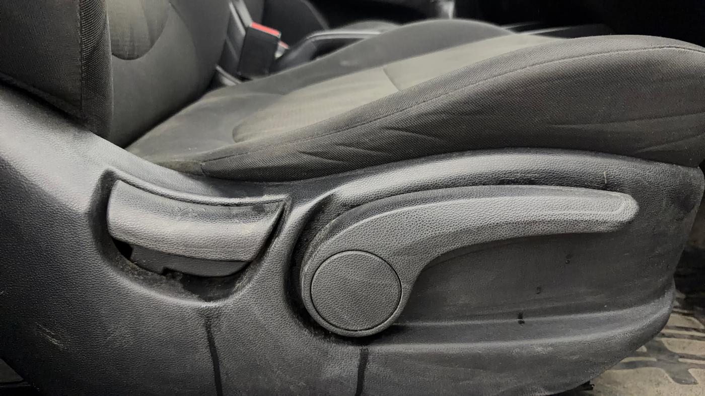 2018 Hyundai Creta E PLUS 1.6 PETROL, Petrol, Manual, 33,724 km, Driver Side Adjustment Panel