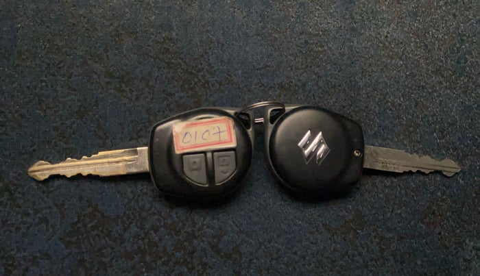 2017 Maruti Swift VXI O, Petrol, Manual, 1,31,746 km, Key Close Up