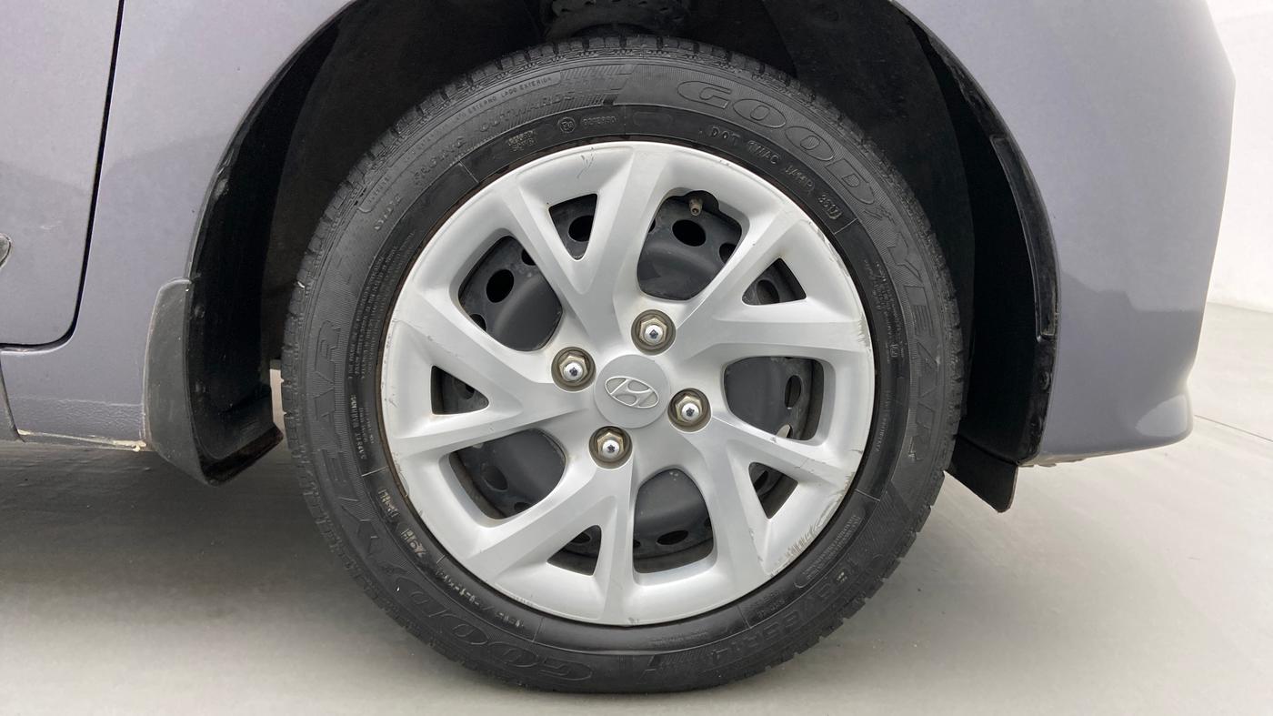 2017 Hyundai Grand i10 SPORTZ 1.2 KAPPA VTVT, Petrol, Manual, 36,234 km, Right Front Wheel
