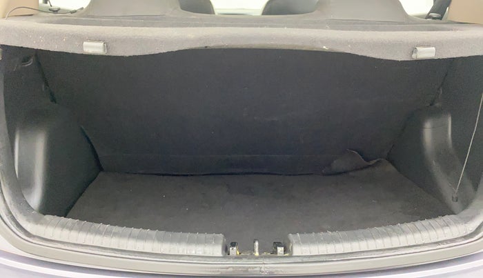 2017 Hyundai Grand i10 SPORTZ (O) 1.2 KAPPA VTVT, Petrol, Manual, 35,960 km, Boot Inside