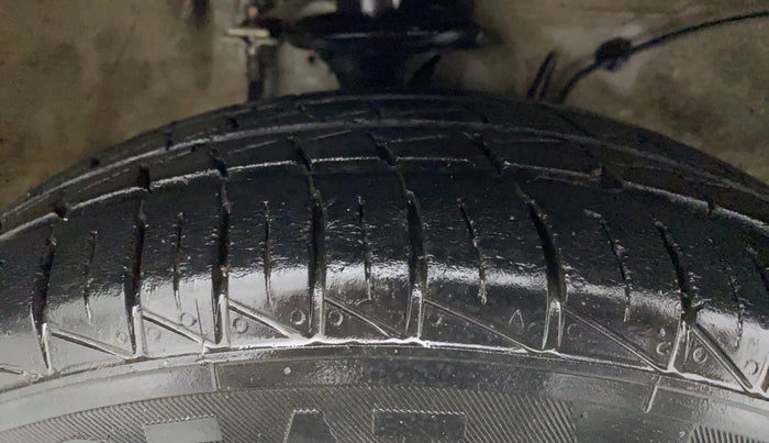 2019 Maruti Alto LXI, Petrol, Manual, 28,504 km, Right Front Tyre Tread
