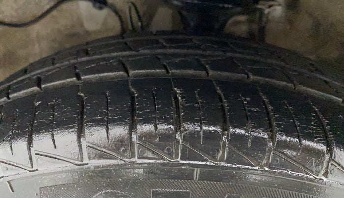 2019 Maruti Alto LXI, Petrol, Manual, 28,504 km, Left Front Tyre Tread