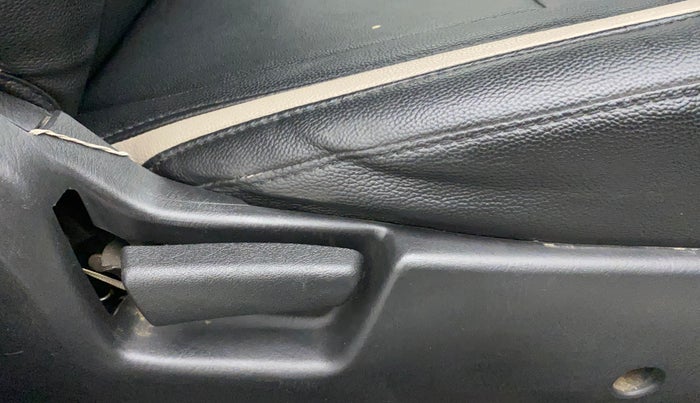 2019 Maruti Alto LXI, Petrol, Manual, 28,504 km, Driver Side Adjustment Panel
