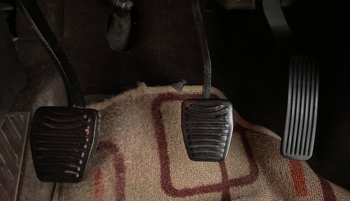 2013 Mahindra XUV500 W8 FWD, Diesel, Manual, 74,946 km, Pedals