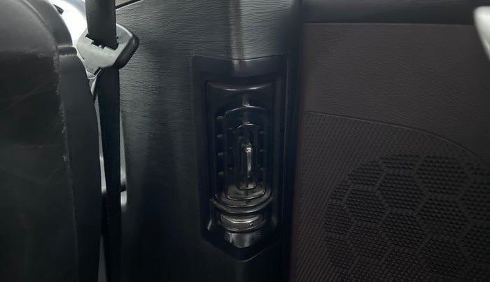 2013 Mahindra XUV500 W8 FWD, Diesel, Manual, 74,946 km, Rear AC Vents