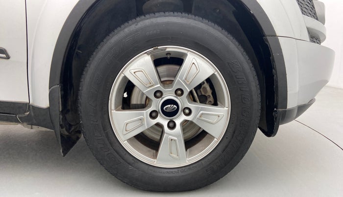 2013 Mahindra XUV500 W8 FWD, Diesel, Manual, 74,946 km, Right Front Wheel