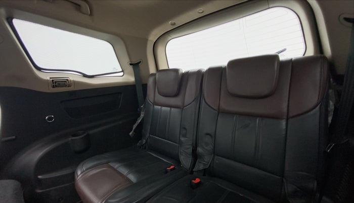 2013 Mahindra XUV500 W8 FWD, Diesel, Manual, 74,946 km, Third Seat Row ( optional )