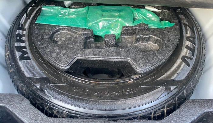 2017 Maruti Ciaz VXI+, CNG, Manual, 1,19,601 km, Spare Tyre