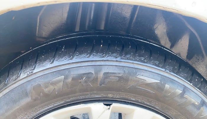 2017 Maruti Ciaz VXI+, CNG, Manual, 1,19,601 km, Right Rear Tyre Tread