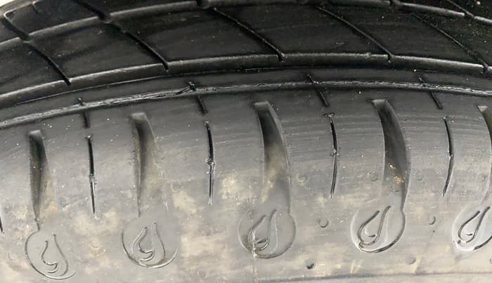 2018 Renault Kwid RXL, Petrol, Manual, 78,914 km, Right Rear Tyre Tread
