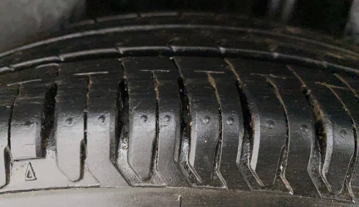 2021 Maruti Swift VXI AMT, Petrol, Automatic, 15,879 km, Left Rear Tyre Tread