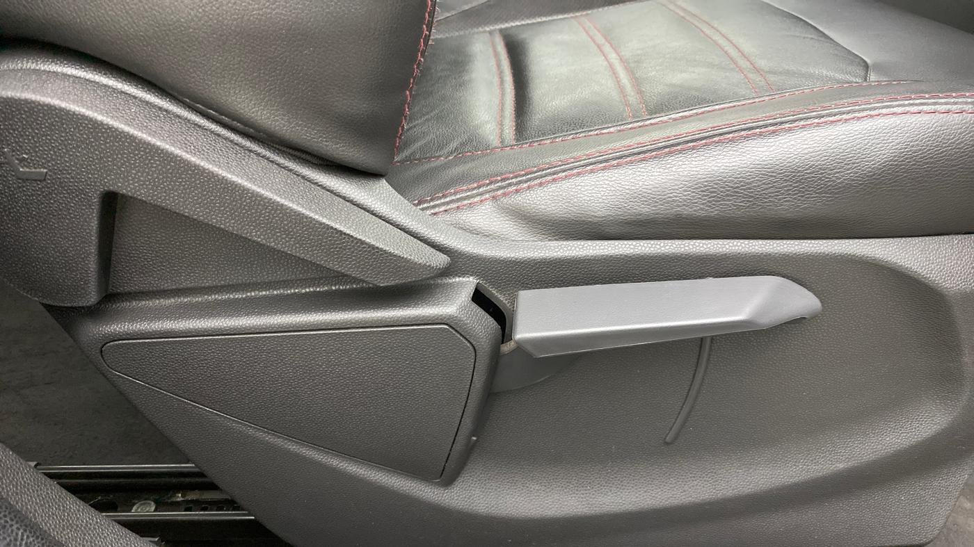 2017 Ford Ecosport 1.5 TDCI TITANIUM PLUS, Diesel, Manual, 71,122 km, Driver Side Adjustment Panel
