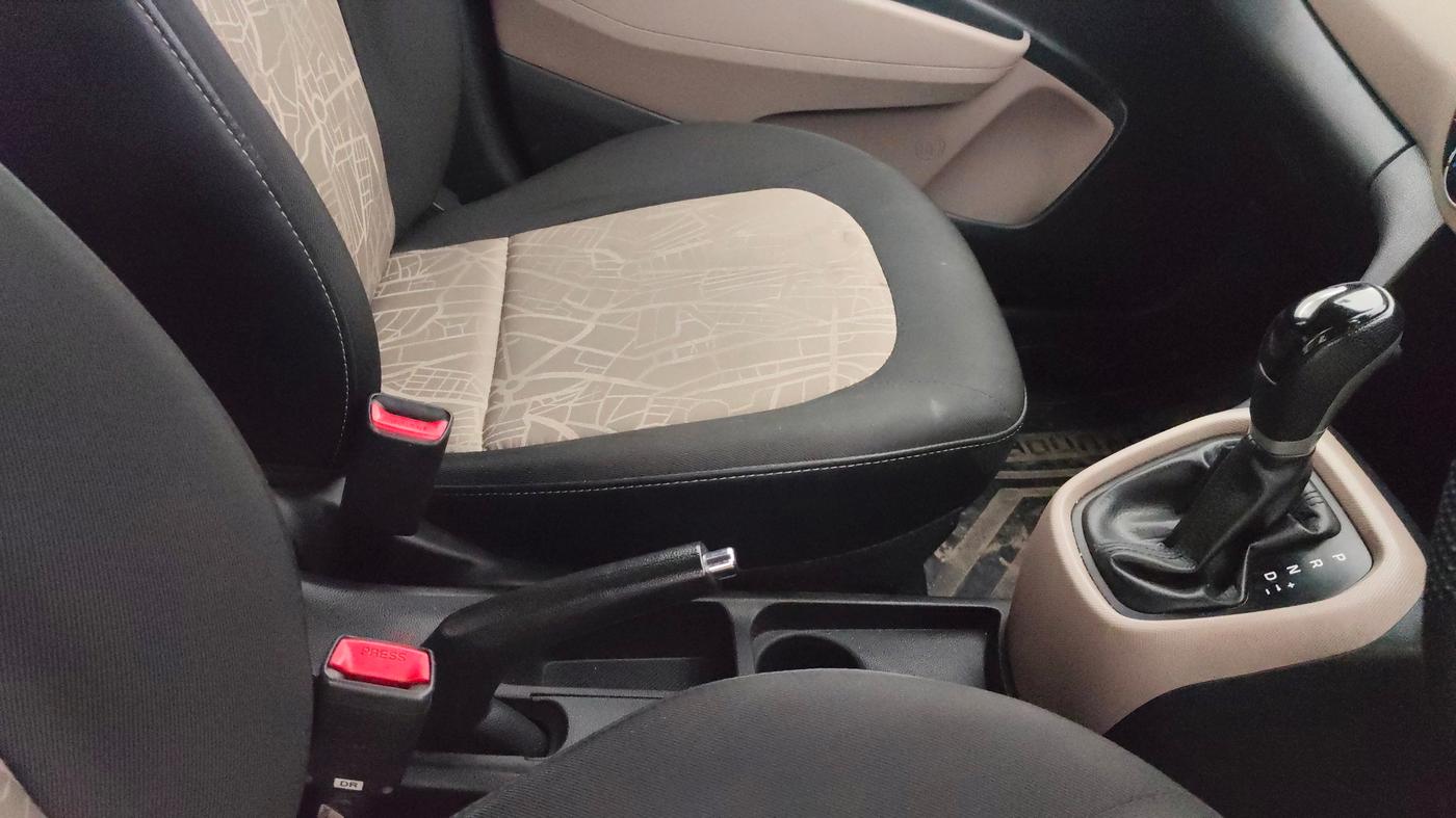 2017 Hyundai Grand i10 SPORTZ (O) AT 1.2 KAPPA VTVT, Petrol, Automatic, 75,859 km, Gear Lever