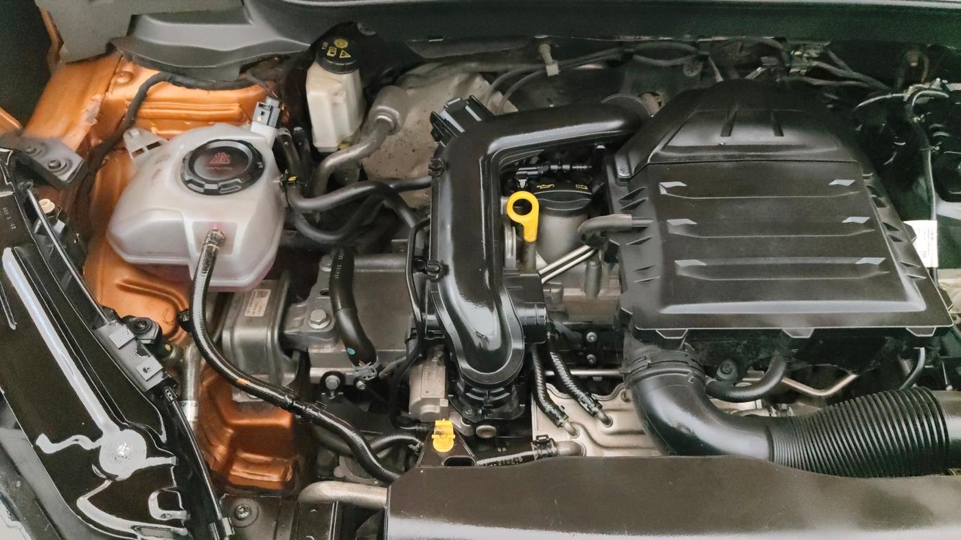 2021 Skoda KUSHAQ AMBITION 1.0L TSI AT, Petrol, Automatic, 49,886 km, Engine View - Right