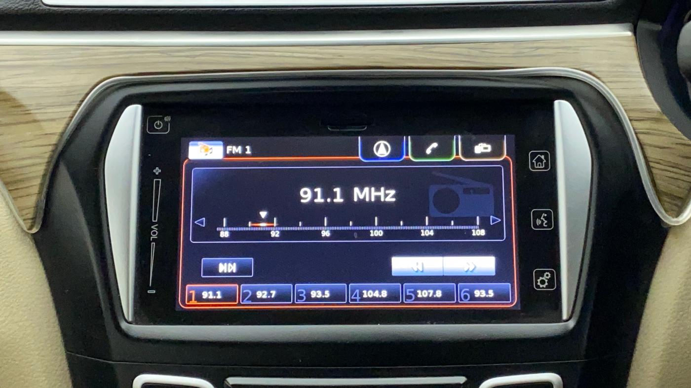 2019 Maruti Ciaz ALPHA 1.5 SHVS PETROL, CNG, Manual, 41,301 km, Infotainment System