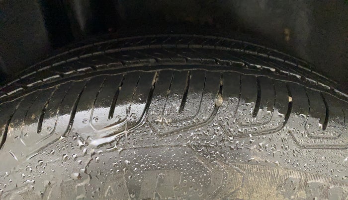 2019 Maruti Ciaz ALPHA 1.5 SHVS PETROL, CNG, Manual, 41,301 km, Right Rear Tyre Tread