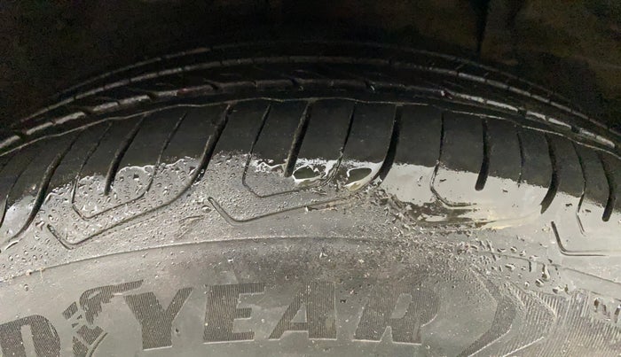 2019 Maruti Ciaz ALPHA 1.5 SHVS PETROL, CNG, Manual, 41,301 km, Right Front Tyre Tread