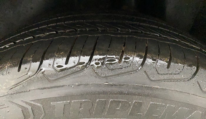 2019 Maruti Ciaz ALPHA 1.5 SHVS PETROL, CNG, Manual, 41,301 km, Left Rear Tyre Tread