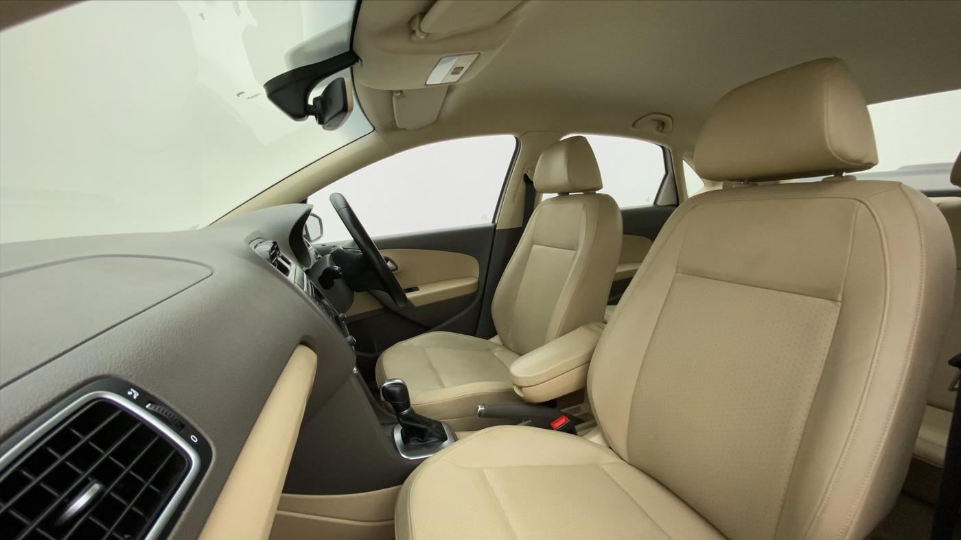 2016 Volkswagen Vento HIGHLINE TDI AT, Diesel, Automatic, 78,659 km, Right Side Front Door Cabin