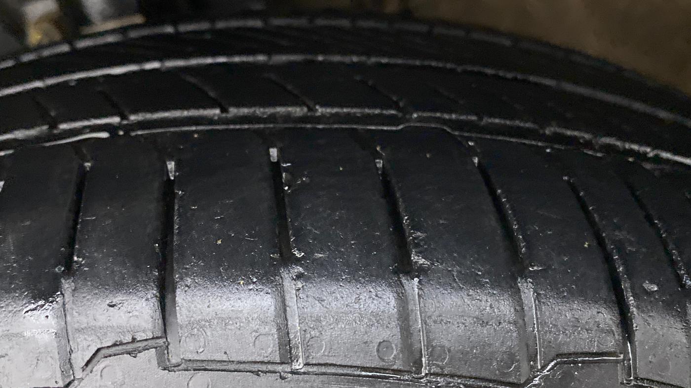 2016 Volkswagen Vento HIGHLINE TDI AT, Diesel, Automatic, 78,659 km, Left Front Tyre Tread