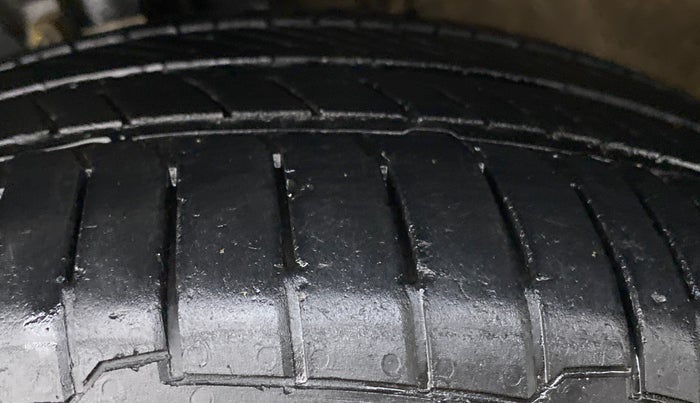 2016 Volkswagen Vento HIGHLINE TDI AT, Diesel, Automatic, 78,659 km, Left Front Tyre Tread