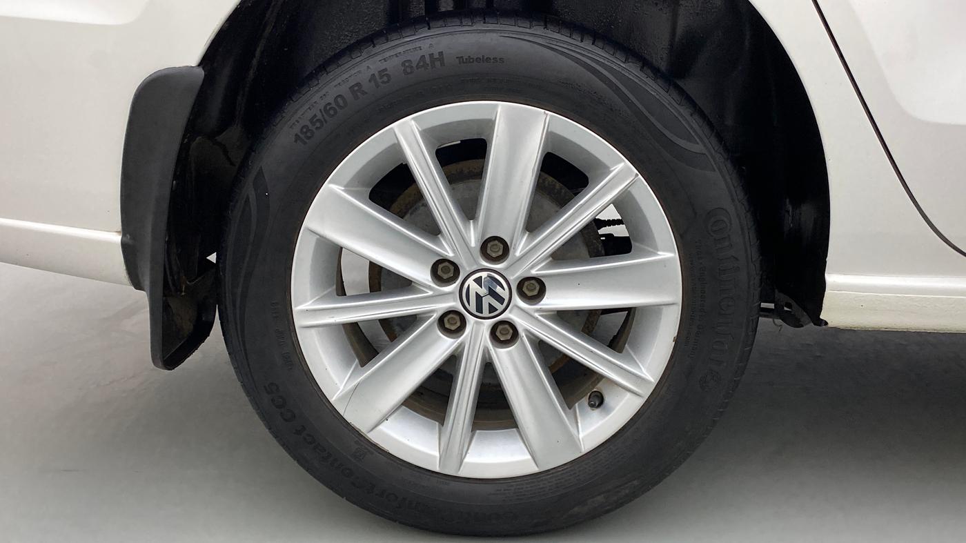 2016 Volkswagen Vento HIGHLINE TDI AT, Diesel, Automatic, 78,659 km, Right Rear Wheel