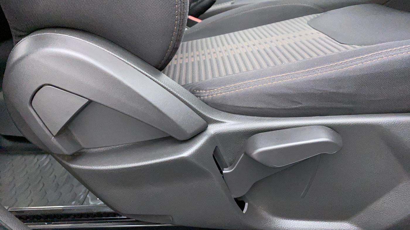 2019 Ford FREESTYLE TITANIUM + 1.2 TI-VCT, Petrol, Manual, 38,407 km, Driver Side Adjustment Panel