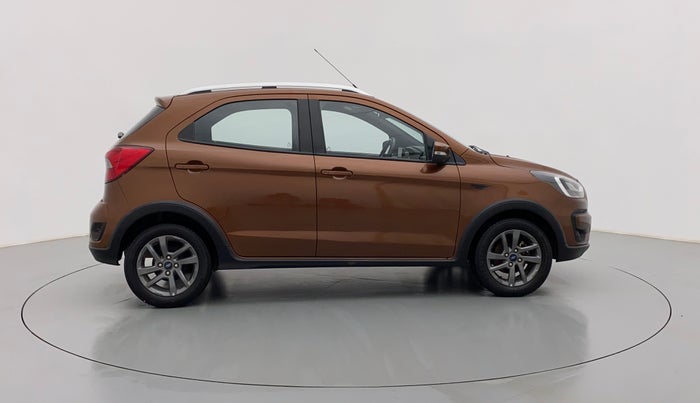 2019 Ford FREESTYLE TITANIUM + 1.2 TI-VCT, Petrol, Manual, 38,407 km, Right Side View