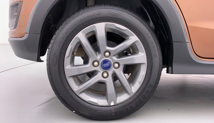 2019 Ford FREESTYLE TITANIUM + 1.2 TI-VCT, Petrol, Manual, 38,407 km, Right Rear Wheel