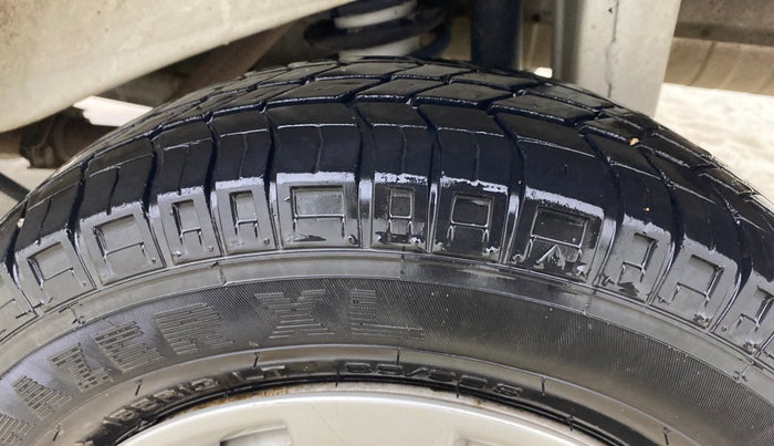 2022 Maruti Eeco 7 STR STD(O), Petrol, Manual, 16,427 km, Left Rear Tyre Tread