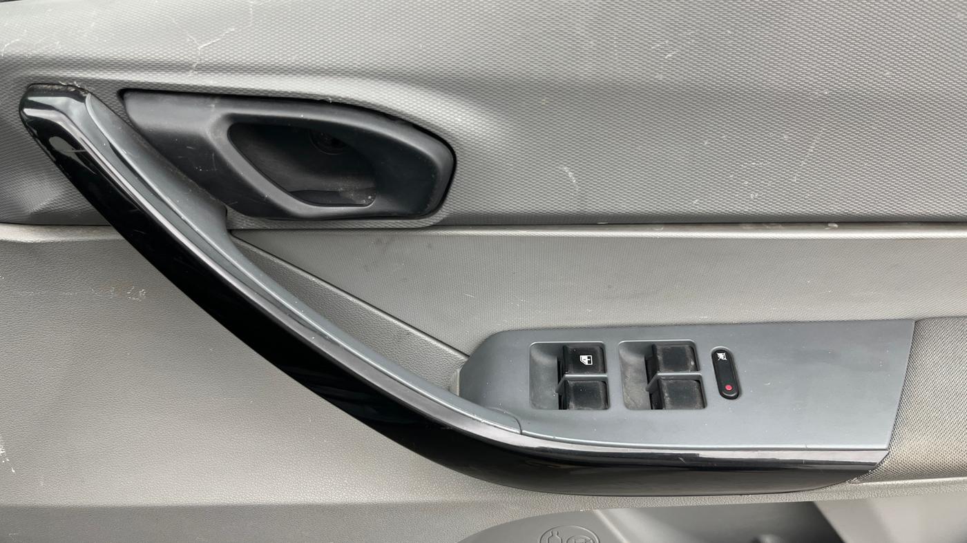 2022 Tata TIGOR XZ CNG, CNG, Manual, 65,101 km, Driver Side Door Panels Control