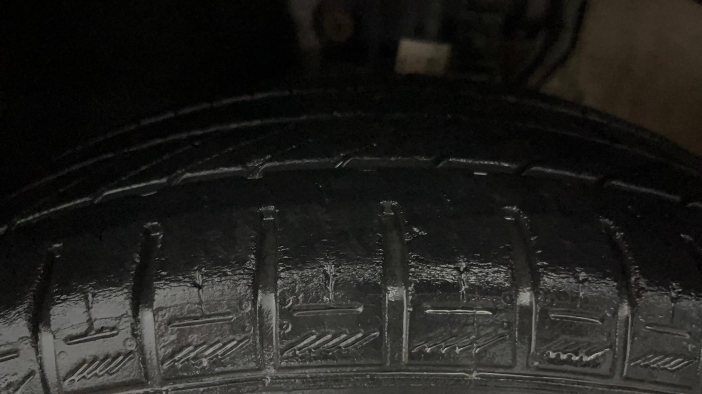 2019 Volkswagen Polo TRENDLINE 1.0L, Petrol, Manual, 22,766 km, Left Front Tyre Tread