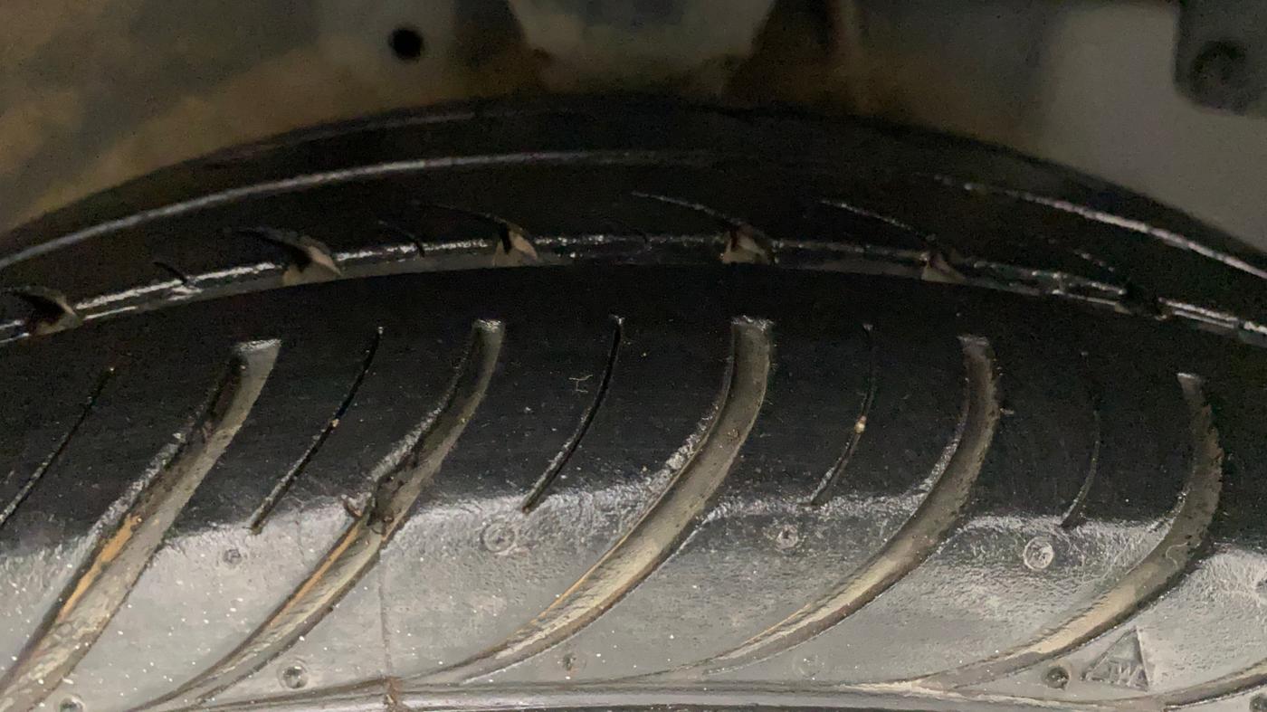 2017 Hyundai Eon ERA PLUS (O), Petrol, Manual, 31,799 km, Right Front Tyre Tread