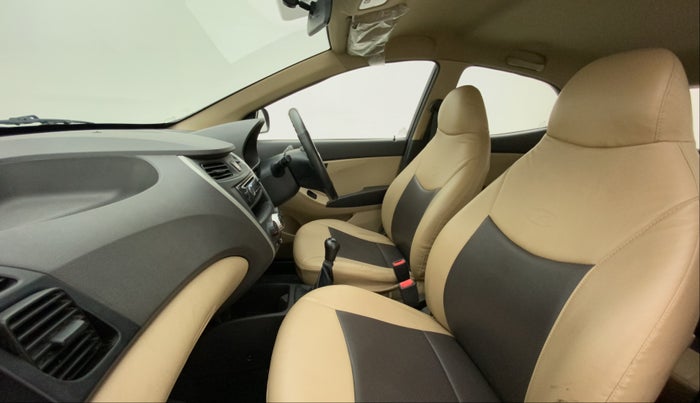 2017 Hyundai Eon ERA PLUS (O), Petrol, Manual, 31,799 km, Right Side Front Door Cabin