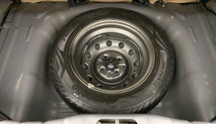 2017 Hyundai Eon ERA PLUS (O), Petrol, Manual, 31,799 km, Dicky (Boot door) - Tool missing