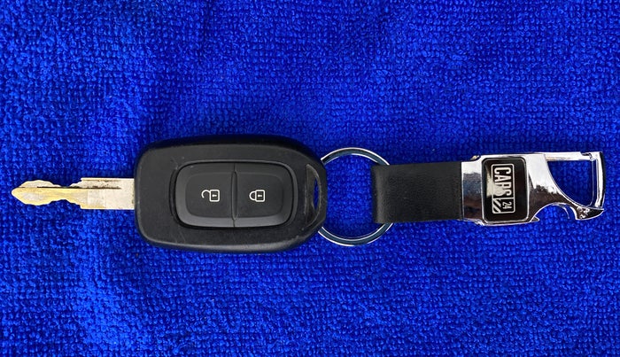 2018 Renault Kwid 1.0 RXT Opt, Petrol, Manual, 17,371 km, Key Close Up