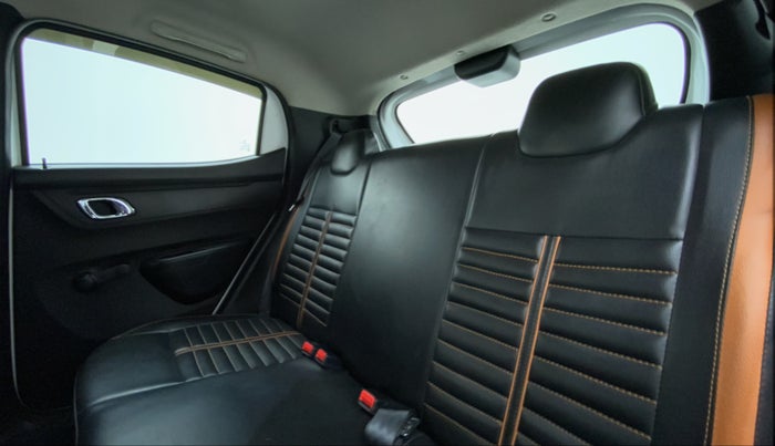 2018 Renault Kwid 1.0 RXT Opt, Petrol, Manual, 17,371 km, Right Side Rear Door Cabin