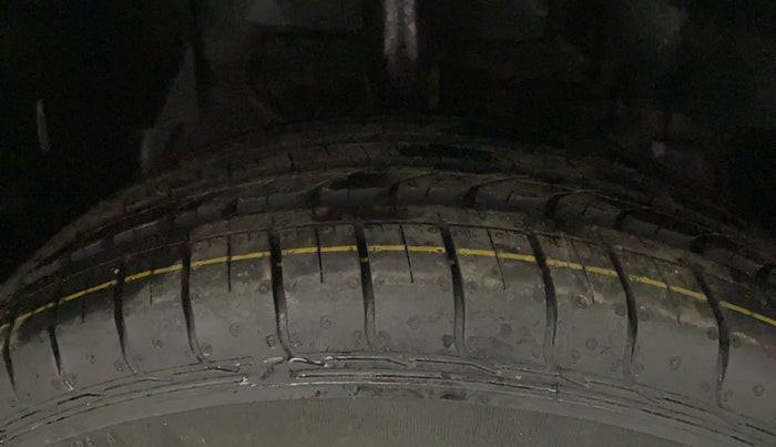 2021 Tata NEXON XM PETROL, Petrol, Manual, 43,360 km, Right Front Tyre Tread