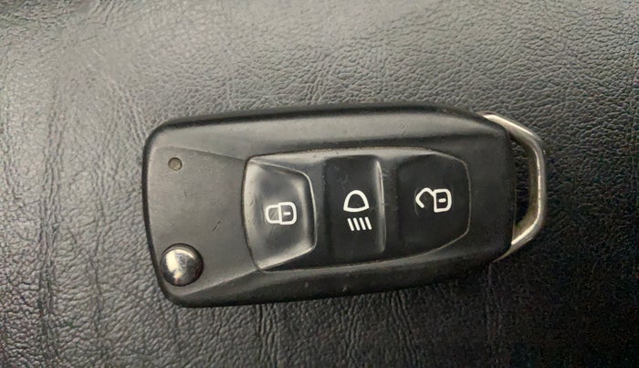 2021 Tata NEXON XM PETROL, Petrol, Manual, 43,360 km, Key Close Up