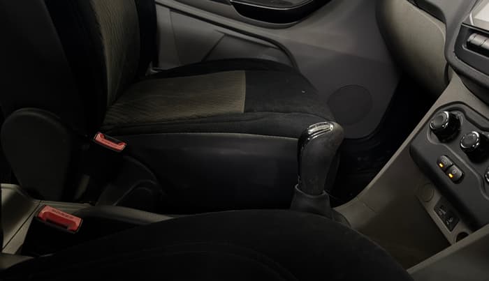 2017 Tata Tiago WIZZ EDITION PETROL, Petrol, Manual, 82,745 km, Gear Lever