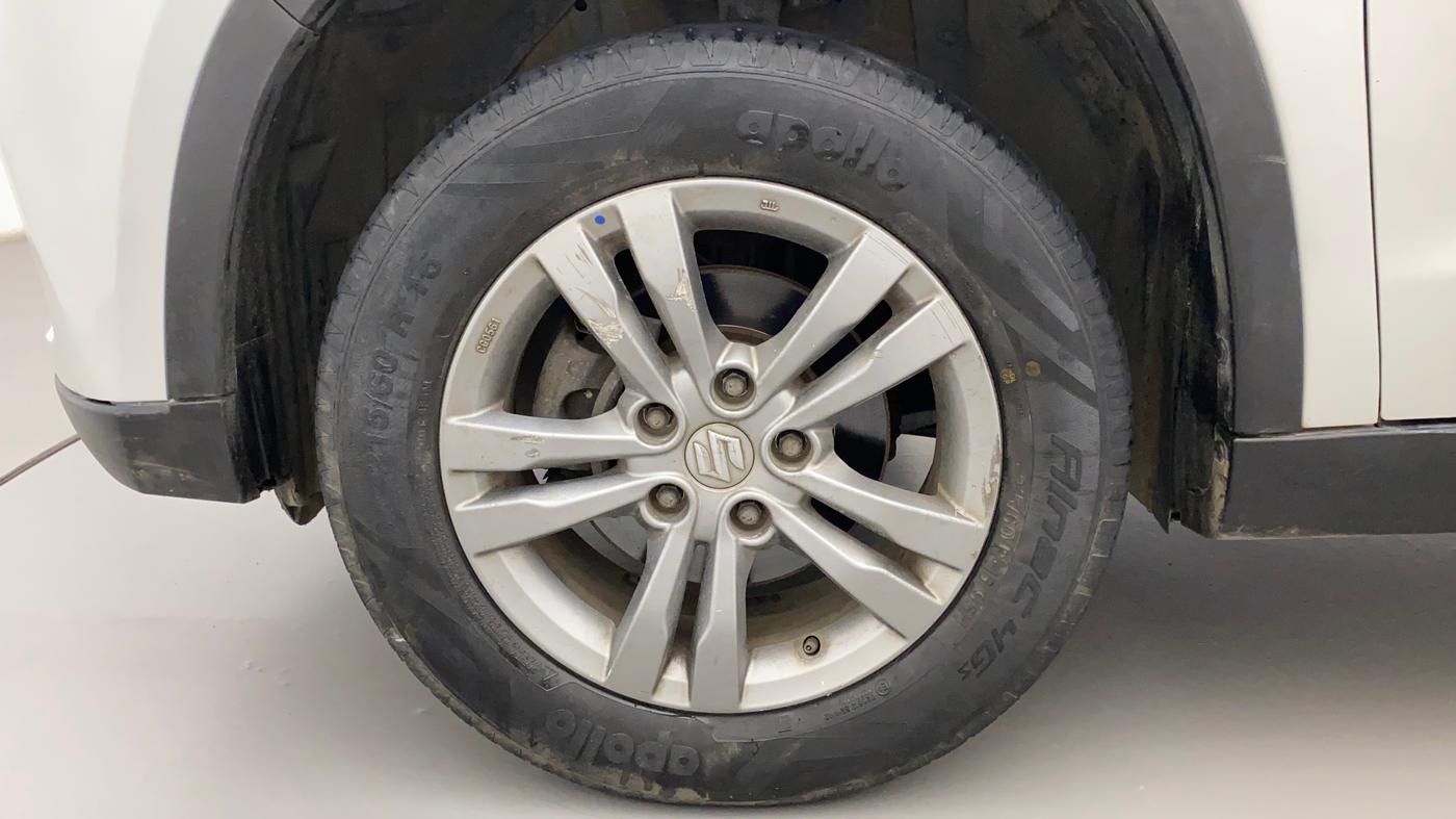 2016 Maruti Vitara Brezza ZDI PLUS, Diesel, Manual, 70,073 km, Left Front Wheel