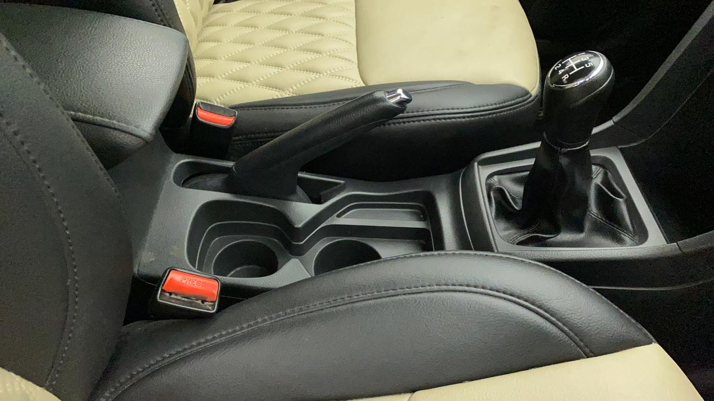 2016 Maruti Vitara Brezza ZDI PLUS, Diesel, Manual, 70,073 km, Gear Lever